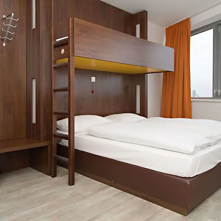 7 Days Premium Linz-ansfelden 2* Ansfelden